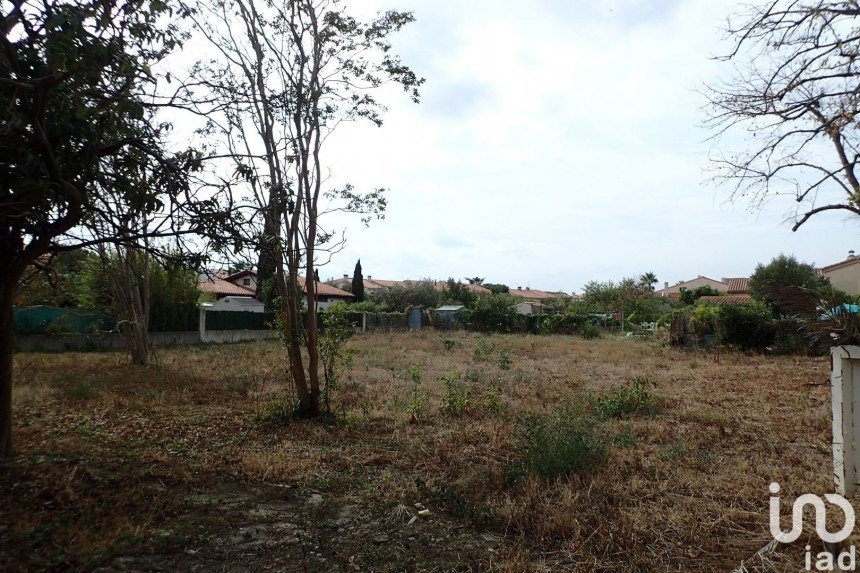Land of 894 m² in Le Soler (66270)