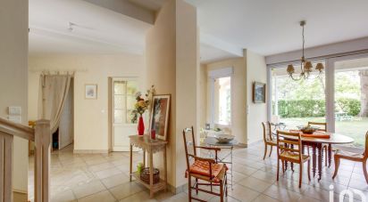 House 6 rooms of 210 m² in Saint-Sulpice-et-Cameyrac (33450)