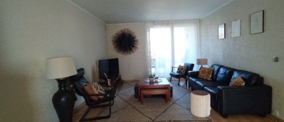 House 5 rooms of 100 m² in Combs-la-Ville (77380)