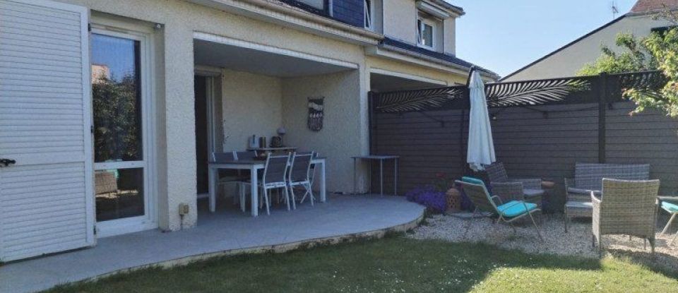 House 5 rooms of 100 m² in Combs-la-Ville (77380)