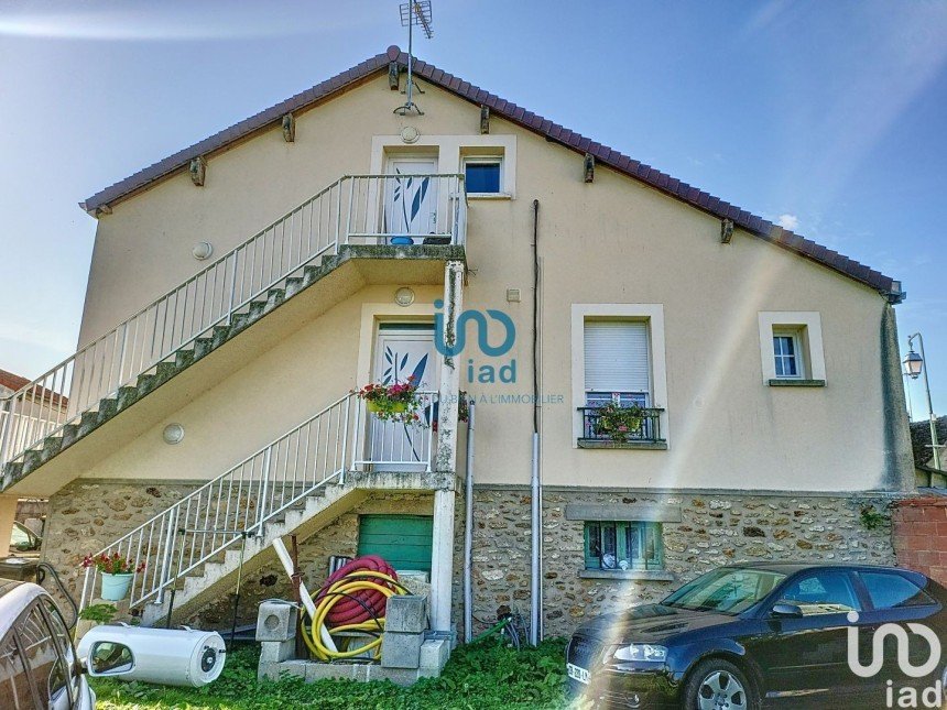Maison 7 pièces de 145 m² à Fontenay-Trésigny (77610)