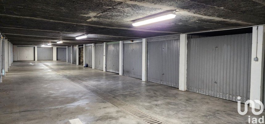 Parking/garage/box de 12 m² à - (91000)