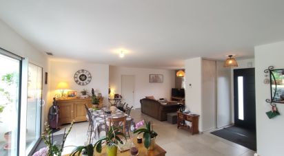 House 5 rooms of 121 m² in Nouaillé-Maupertuis (86340)