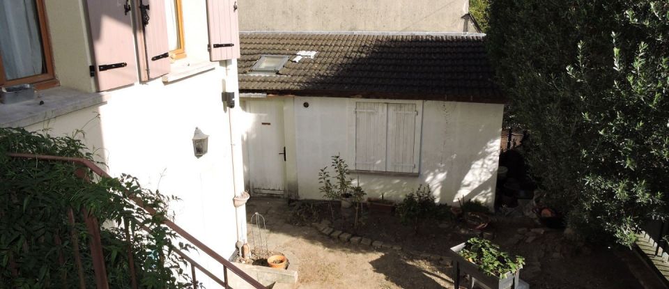House 7 rooms of 232 m² in Cachan (94230)