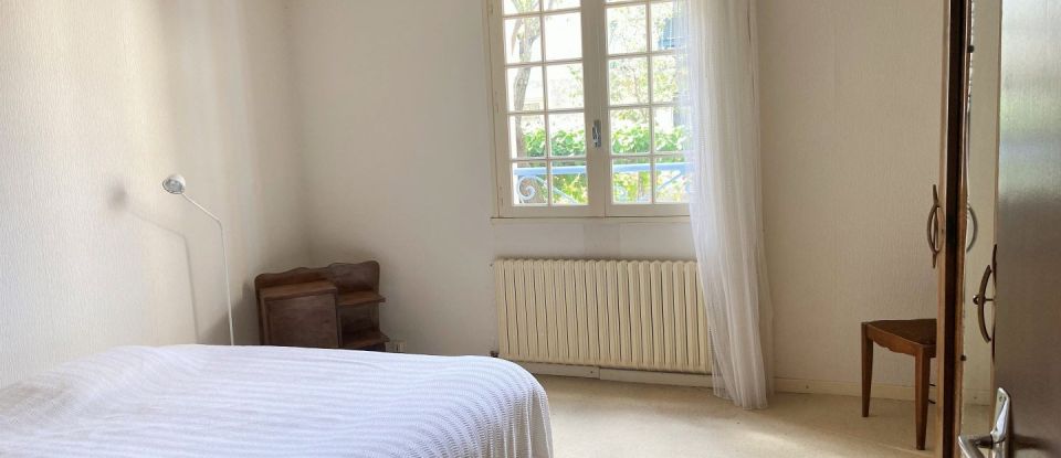 House 7 rooms of 207 m² in Alignan-du-Vent (34290)