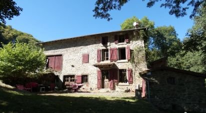 House 14 rooms of 417 m² in Saint-Ferréol-des-Côtes (63600)