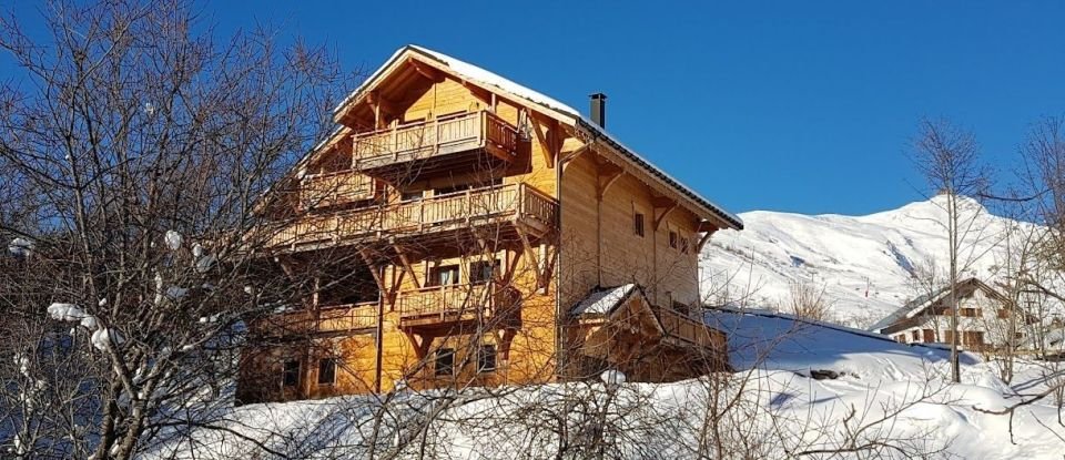 Cottage 10 rooms of 500 m² in LA TOUSSUIRE (73300)
