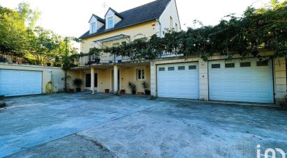 House 7 rooms of 178 m² in Jouy-Mauvoisin (78200)