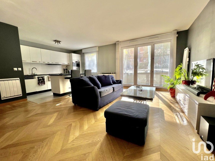 Apartment 3 rooms of 71 m² in Issy-les-Moulineaux (92130)
