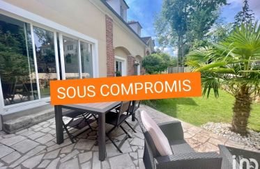 House 6 rooms of 190 m² in Ozouer-le-Voulgis (77390)
