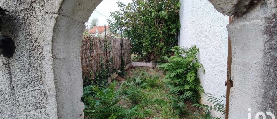 House 3 rooms of 76 m² in Thuré (86540)