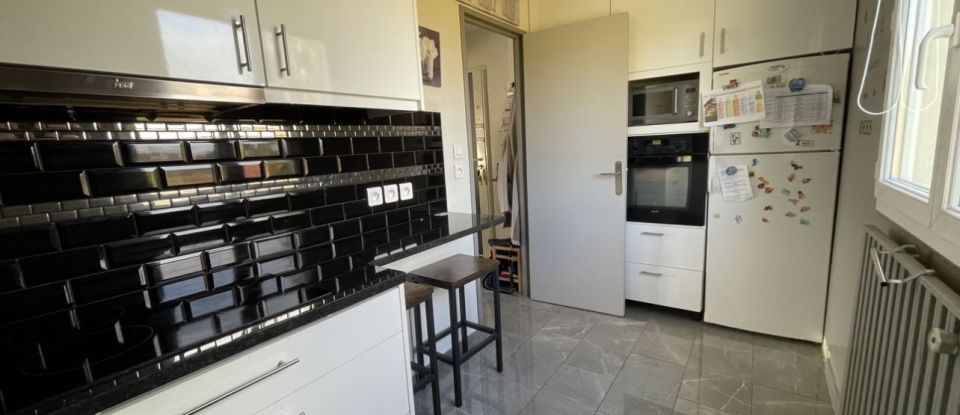 Apartment 3 rooms of 70 m² in Survilliers (95470)