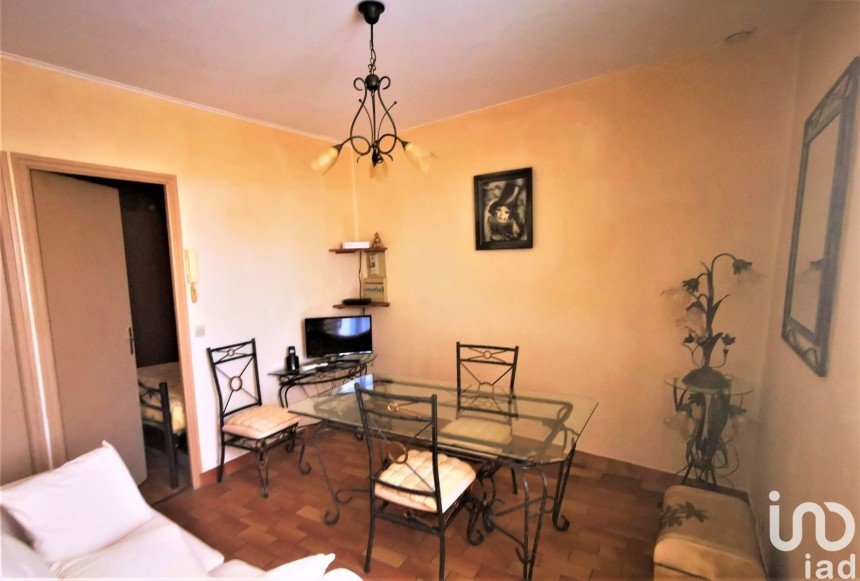 Apartment 2 rooms of 28 m² in La Ferté-Alais (91590)