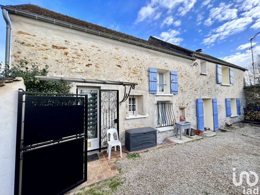 House 6 rooms of 146 m² in La Celle-sur-Morin (77515)