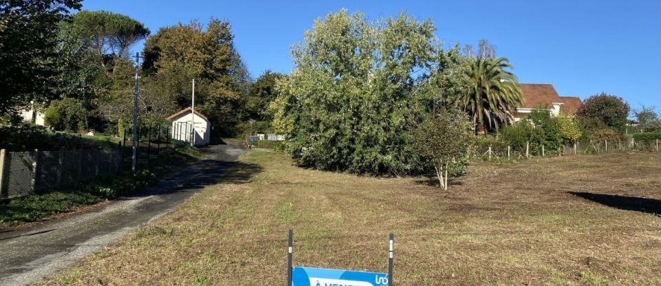 Land of 1,480 m² in Orthez (64300)