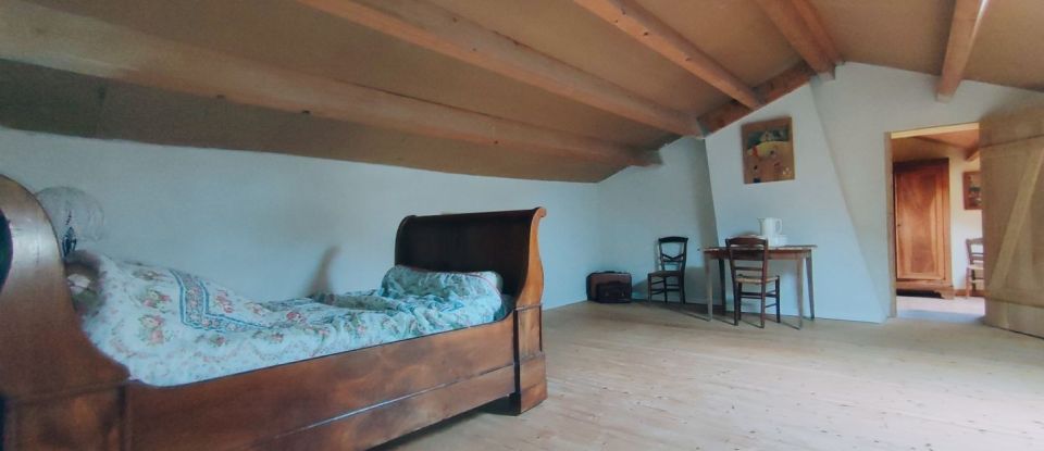 House 7 rooms of 188 m² in Genouillé (17430)