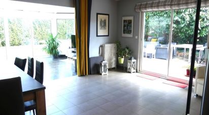 House 7 rooms of 170 m² in L'Haÿ-les-Roses (94240)