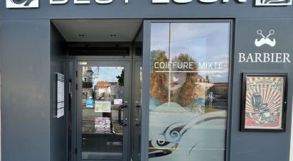 Retail property of 45 m² in Parthenay (79200)