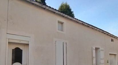 House 4 rooms of 80 m² in Gémozac (17260)