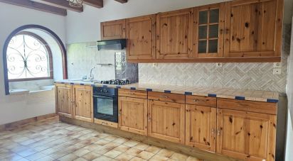House 5 rooms of 145 m² in Juillac-le-Coq (16130)