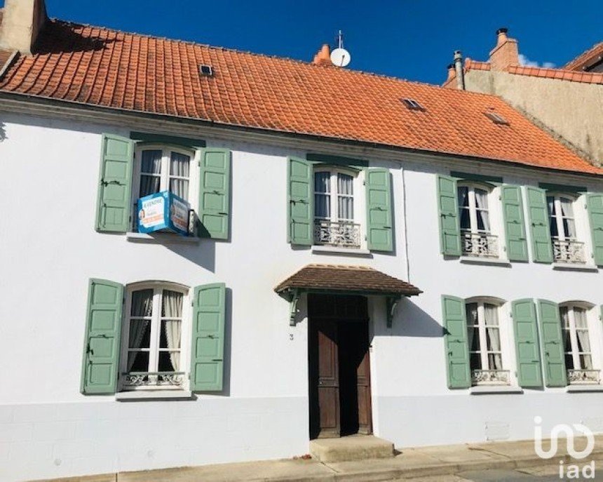 House 8 rooms of 154 m² in Néris-les-Bains (03310)
