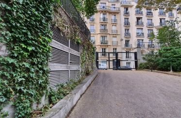 Parking of 12 m² in Paris (75015)