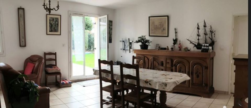 House 5 rooms of 98 m² in Forges-les-Eaux (76440)