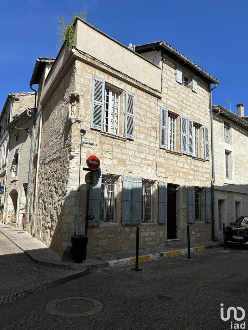 Maison 5 pièces de 115 m² à Villeneuve-lès-Avignon (30400)
