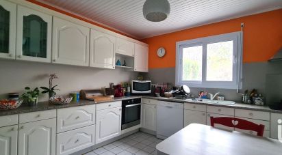 House 5 rooms of 107 m² in Molac (56230)