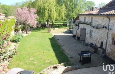 House 6 rooms of 225 m² in Vouillé (79230)
