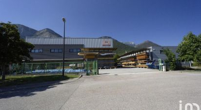 Business premises of 672 m² in La Terrasse (38660)