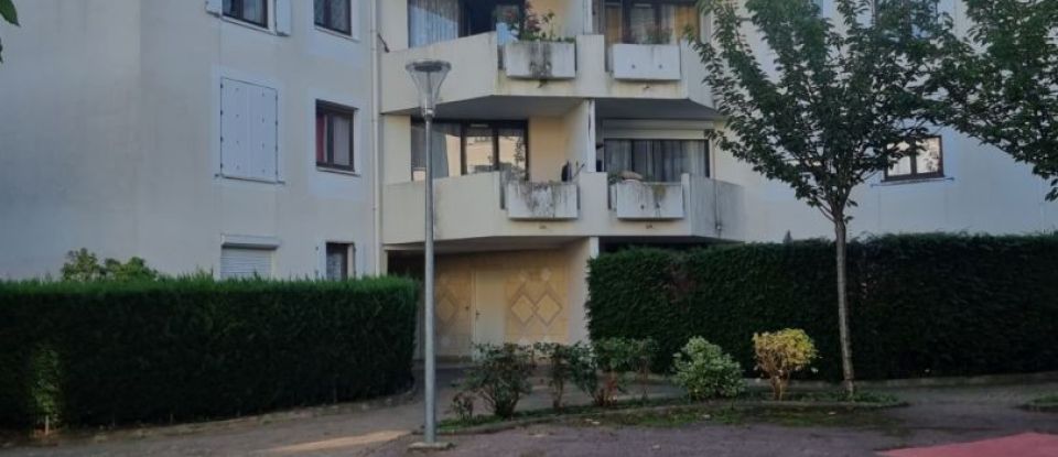Appartement 3 pièces de 67 m² à Évry (91000)