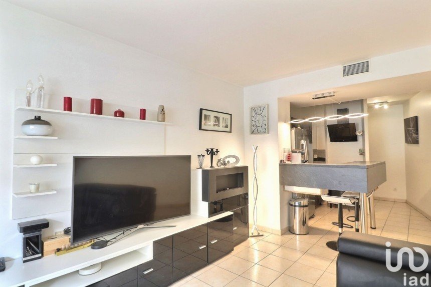 Appartement 2 pièces de 42 m² à Marseille (13008)
