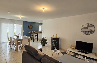 House 4 rooms of 70 m² in Saint-Denis-la-Chevasse (85170)