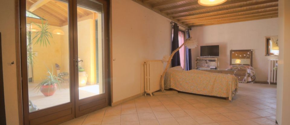 House 6 rooms of 185 m² in Montmerle-sur-Saône (01090)
