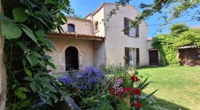 House 9 rooms of 220 m² in Salles-sur-Mer (17220)