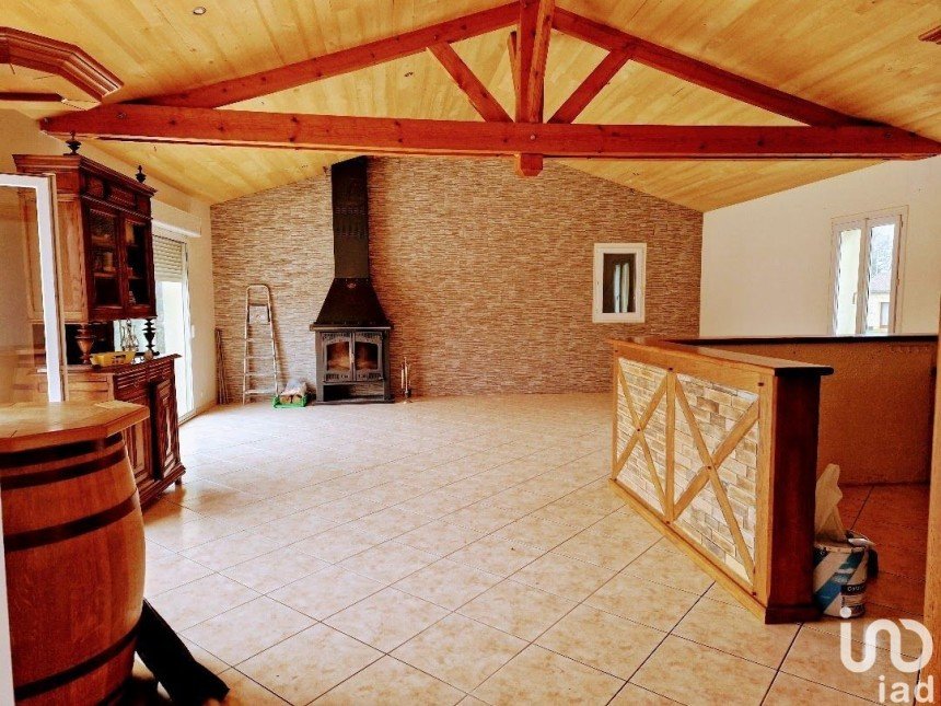 House 4 rooms of 137 m² in Saint-Martial-de-Nabirat (24250)