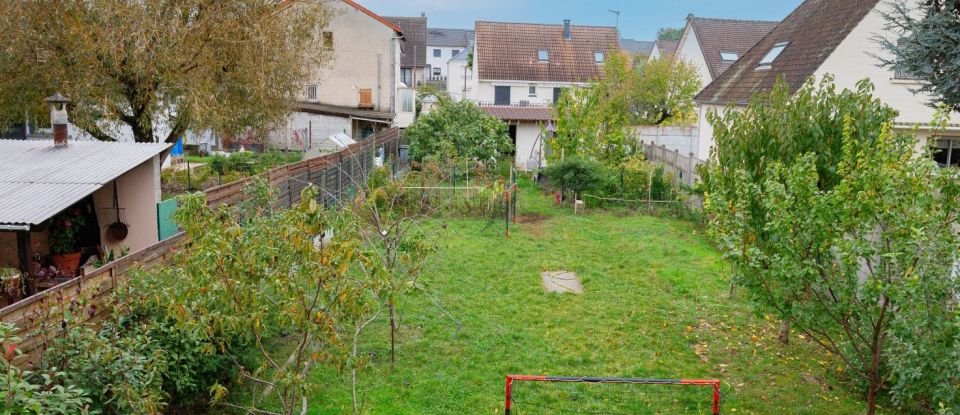 House 8 rooms of 149 m² in Chilly-Mazarin (91380)