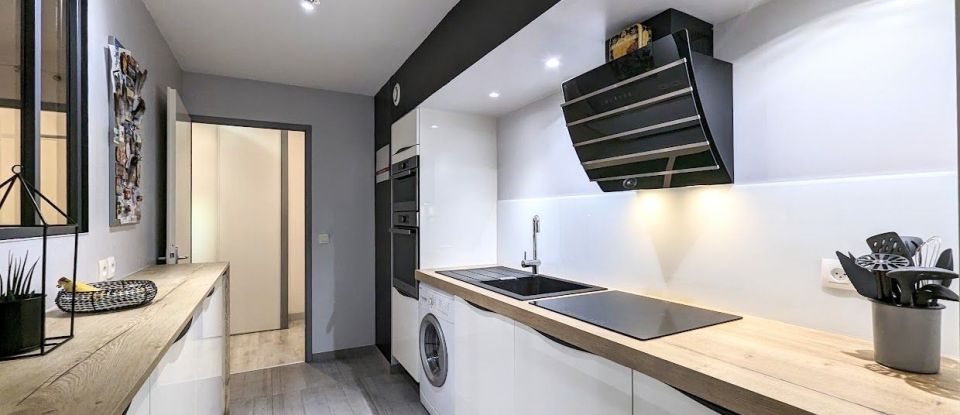 Appartement 3 pièces de 63 m² à Bordeaux (33300)