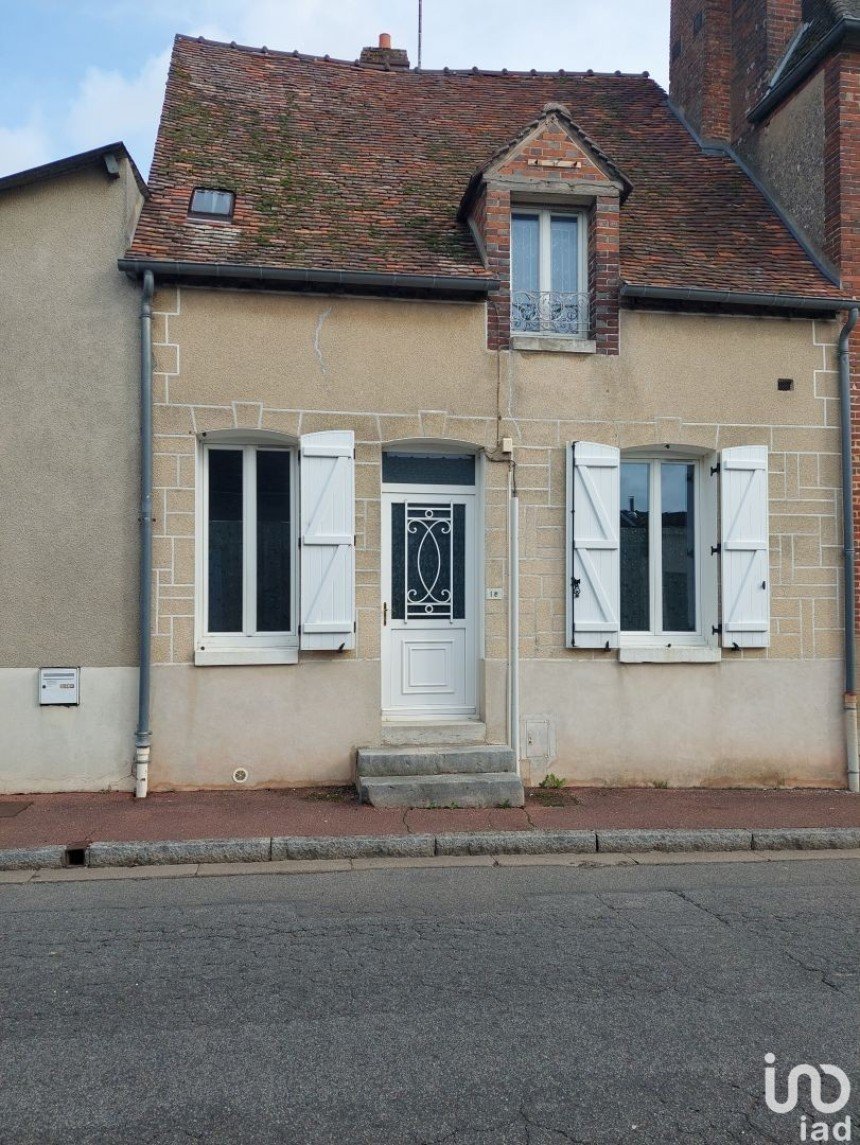 Maison 2 pièces de 74 m² à Douchy-Montcorbon (45220)