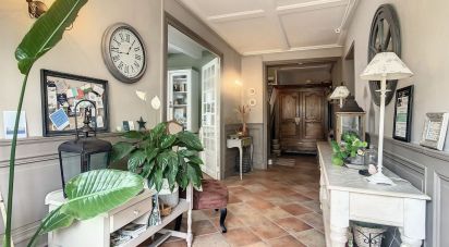 House 10 rooms of 290 m² in Saint-Xandre (17138)