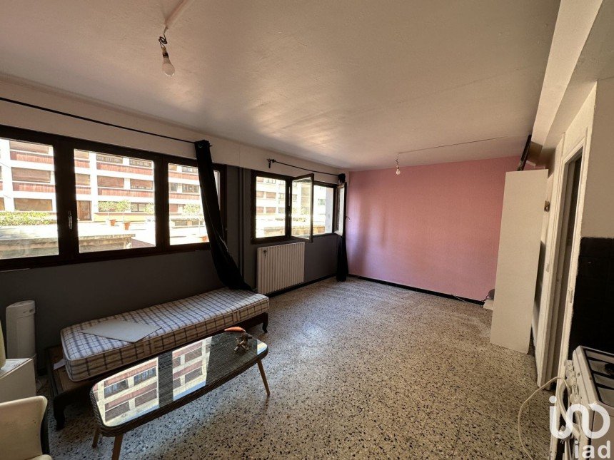 Apartment 1 room of 28 m² in Marseille (13003)