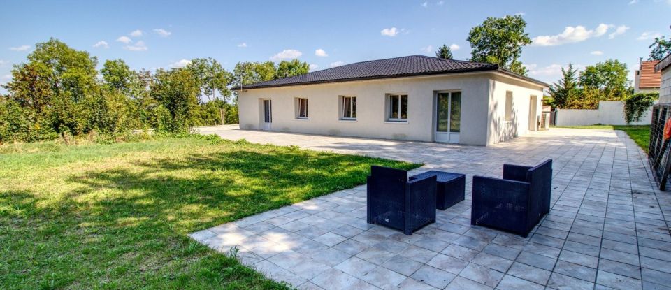 House 10 rooms of 213 m² in Nanteuil-lès-Meaux (77100)