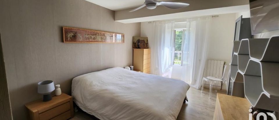 House 6 rooms of 170 m² in Saint-Front-d'Alemps (24460)
