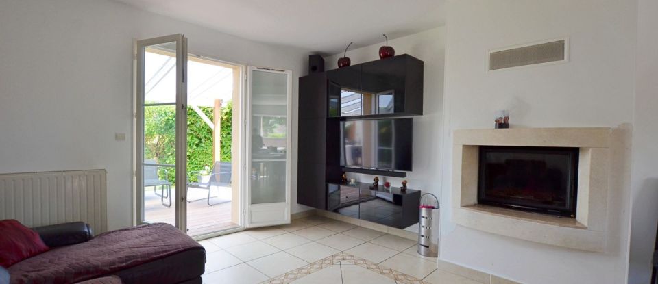 House 6 rooms of 125 m² in Le Perchay (95450)