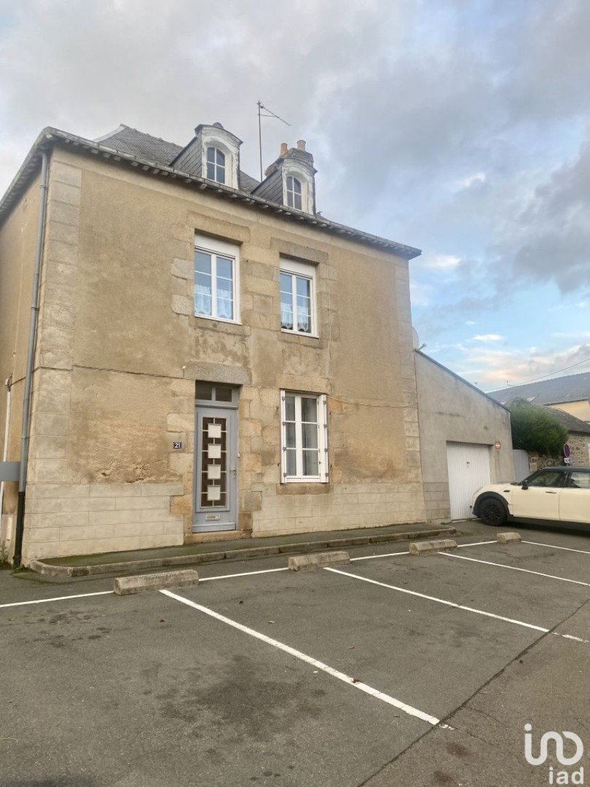 House 5 rooms of 112 m² in Montsûrs (53150)