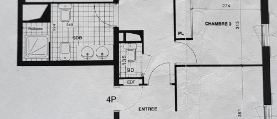 Appartement 4 pièces de 101 m² à Le Blanc-Mesnil (93150)