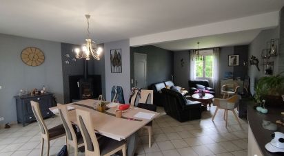 Traditional house 6 rooms of 146 m² in Joué-du-Bois (61320)