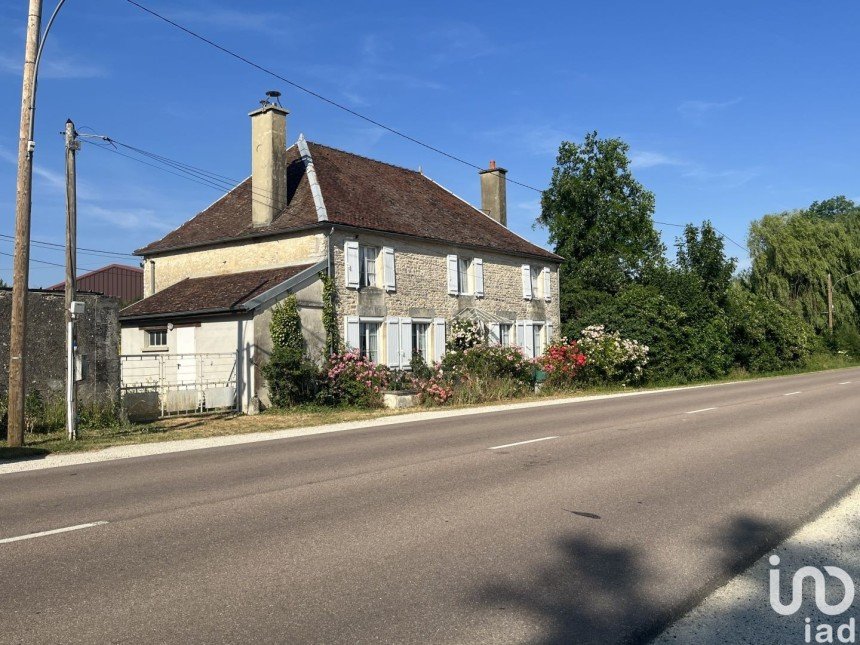 Maison 4 pièces de 105 m² à La Villeneuve-au-Chêne (10140)