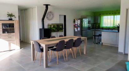House 6 rooms of 134 m² in Val des Vignes (16250)